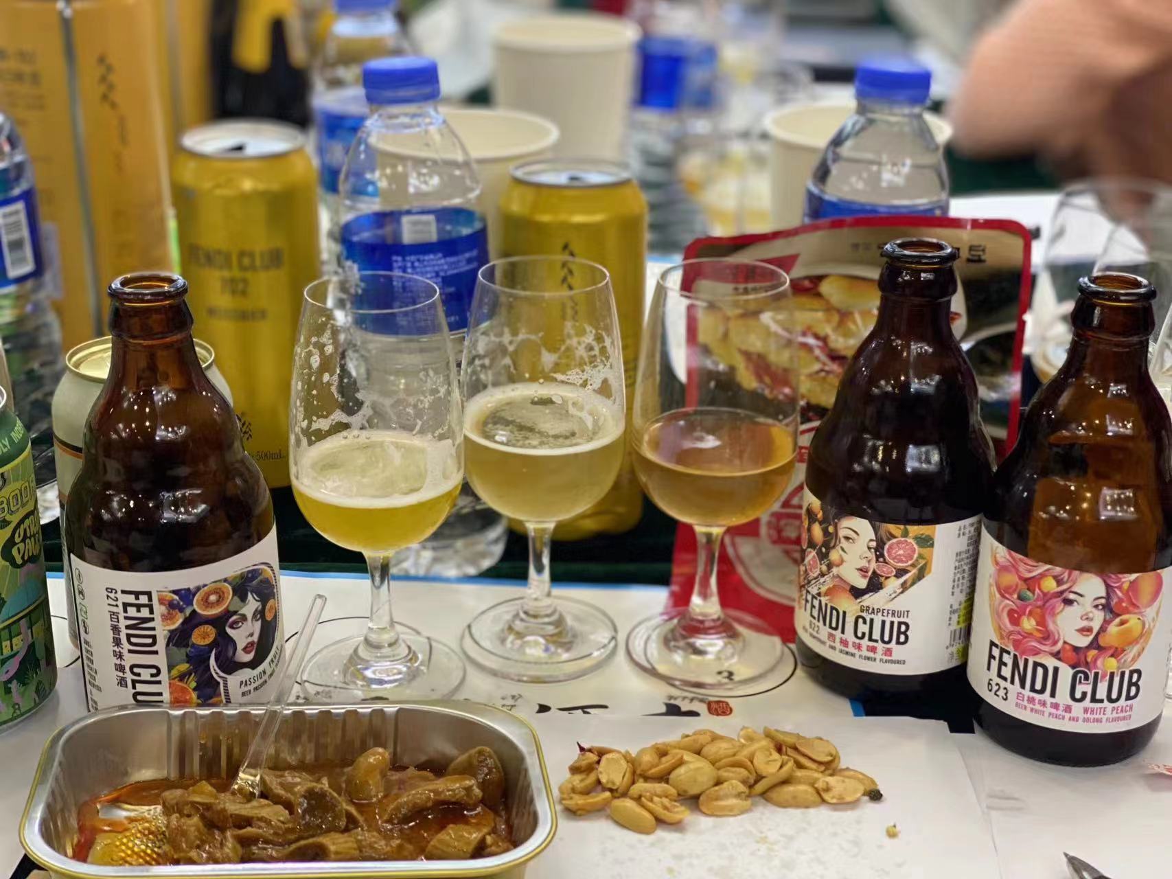 FENDI CLUB分享精酿啤酒的分类，认识啤酒的种类和特色